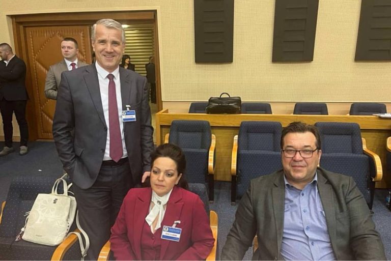 Ko je bio “protiv” na glasanju o neustavnim zakonima u NSRS-u, neki poslanici su napustili sjednicu