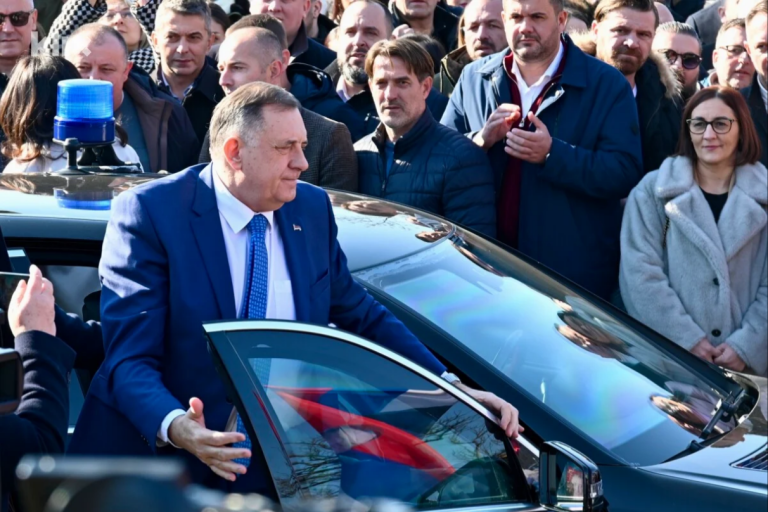 Dodik stigao u Sud BiH, sarajevska policija pojačala sigurnosne mjere.