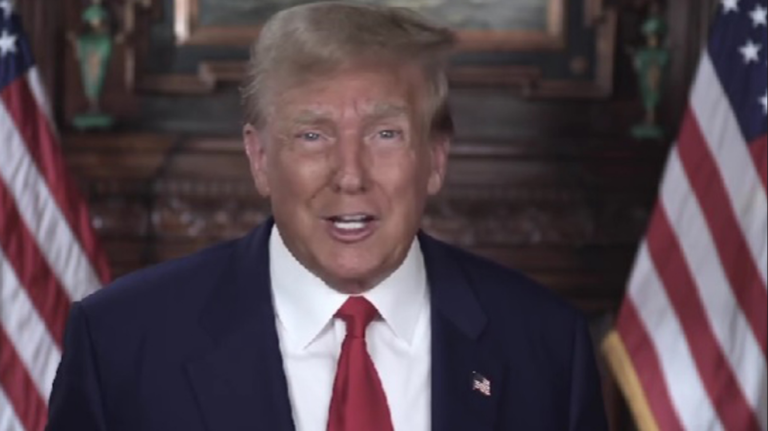 OBJAVIO SRAMOTAN VIDEO: Trump razbjesnio javnost rasističkom objavom, evo šta se desilo