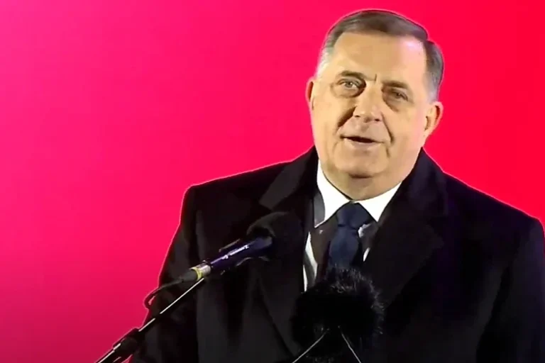 Dodik je iz Sremske Mitrovice stao u odbranu Vučića: “Bez jake ličnosti i jakog predsjednika, nema jake Srbije.”