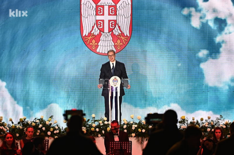 Vučić: “Nećemo dozvoliti bošnjačkim političarima da nas ponižavaju i udaraju kao vreću, odgovorit ćemo na to.”
