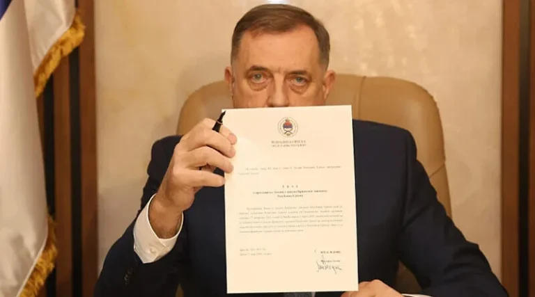Dodik Srbima u BiH: “Napadnuti smo od strane muslimanskog nacionalizma iz Sarajeva koji želi pokoriti RS”