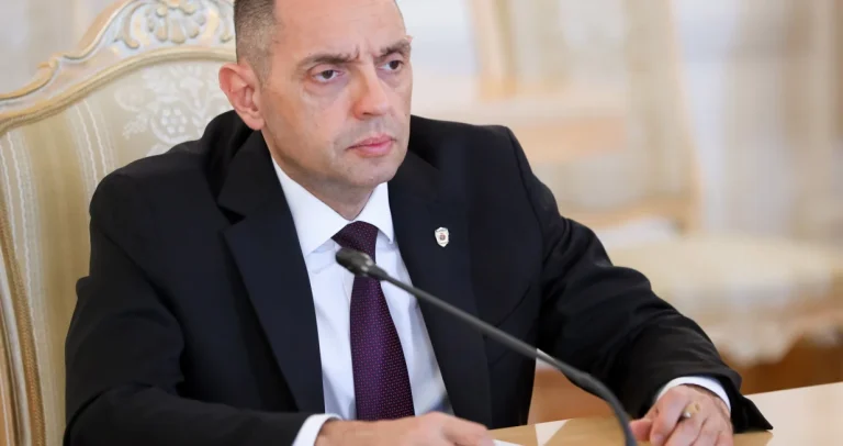 Vulin sije tenzije: “Hapšenje Dodika je direktan napad na postojanje RS-a, to je borba protiv Srba”