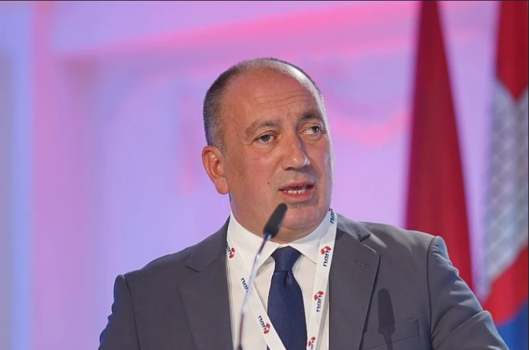 Crnadak: Višković je preselio pola stvari u Beograd, pitanje je dana kada će pobjeći