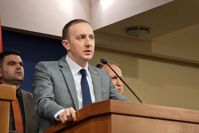 Stevandićeva vlast u NSRS-u se nastavlja, kompletan SDS izbačen: “Već četiri dana trpimo torturu”