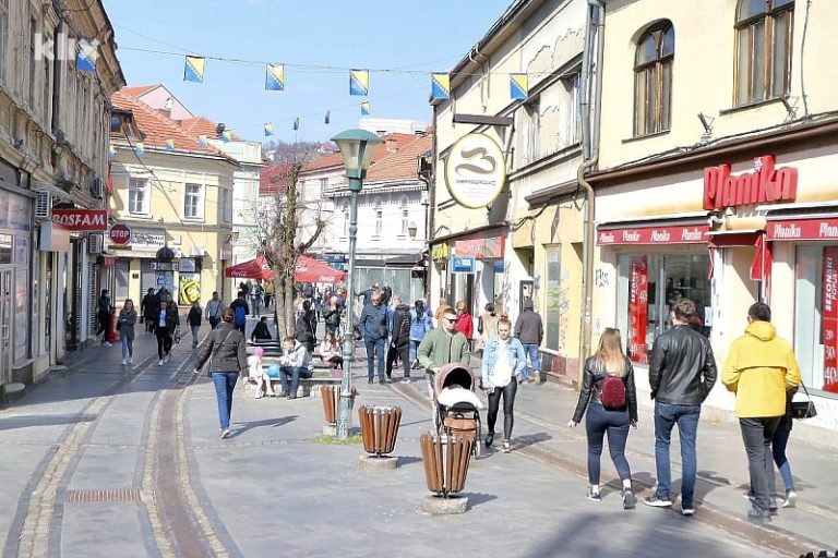 Tuzla bilježi pad broja porođaja, vlast nudi 1.500 KM za treće dijete