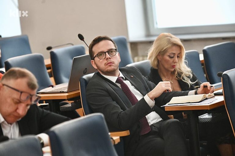UK najavio mogućnost smjena određenih ministara u Vladi KS