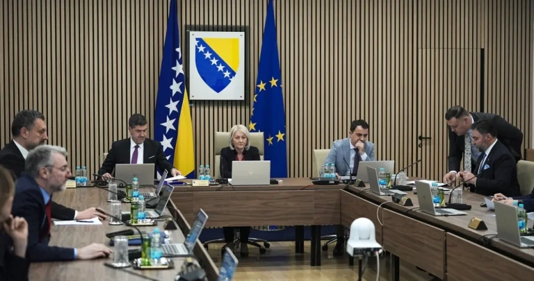 Svi pogledi usmjereni na Krišto: Polako, ali sigurno do izbacivanja SNSD-a.