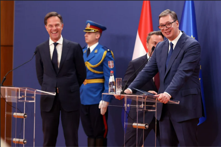 Vučić razgovarao sa generalnim sekretarom NATO-a o situaciji u BiH