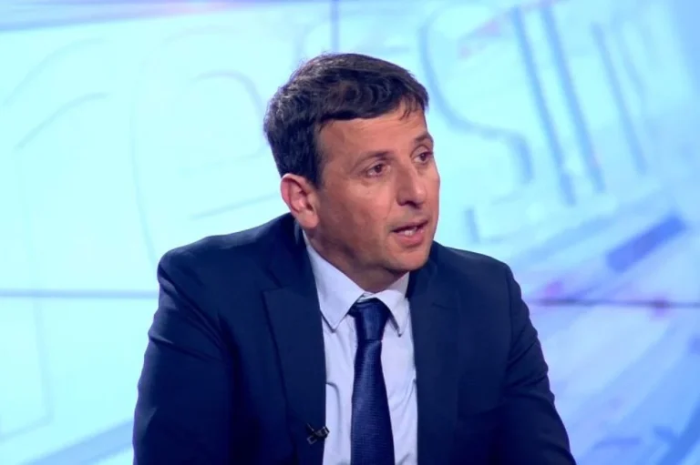 VUKANOVIĆ SE OGLASIO: “Maske su pale”