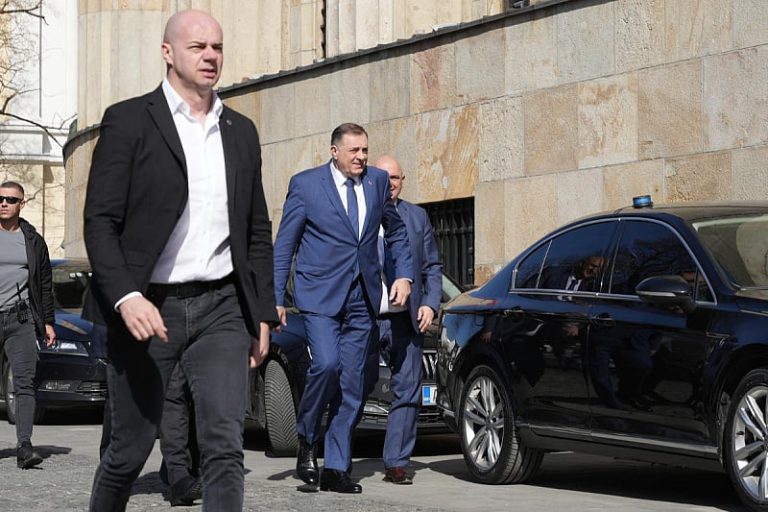Ko je platio izraelskog advokata za Dodikove lobističke aktivnosti, dok entitet tone?