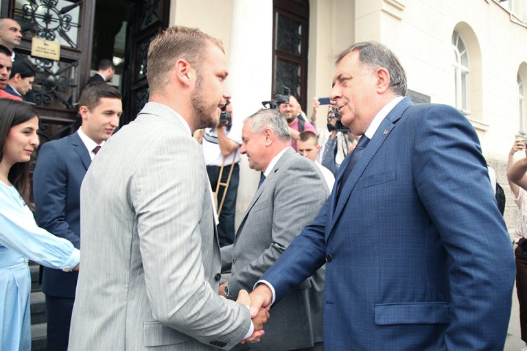 Draško krenuo putem Dodika: Učitelj postao učenik