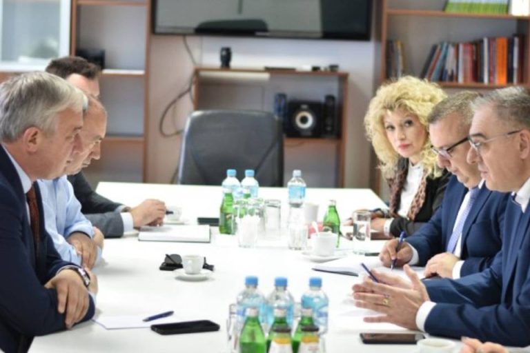 KLJUČNI DANI ZA DRŽAVU: Opozicija preuzima odgovornost, sukob je bio na vidiku