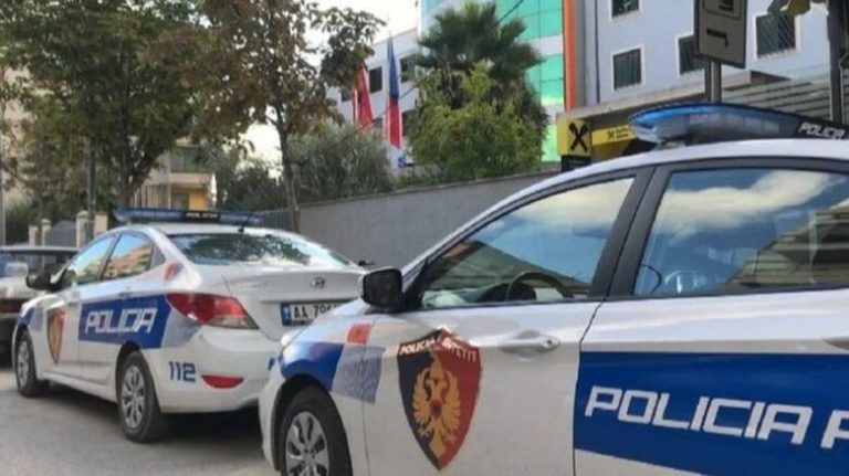 Haos na izborima u Albaniji: Svađa na glasačkom mjestu završila pucnjavom!