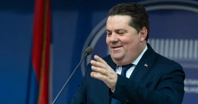 Stevandić komentarisao povratak Vučića iz Amerike u Srbiju, pominjao Boga, patrijarha, opoziciju…