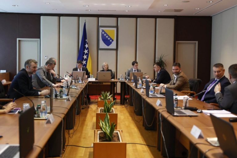 KOŠARAC NAJAVIO UGOVOR: BiH želi bolje odnose sa SAD
