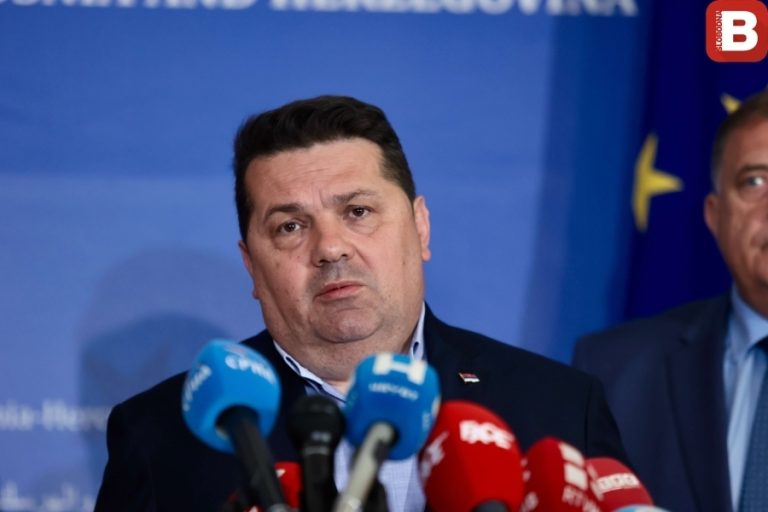 NEZADOVOLJSTVO U STRANCI BJEGUNCA OD PRAVOSUĐA: Stevandića napušta skoro cijeli Opštinski odbor