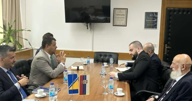 Da li će građani BiH služiti vojni rok u Srbiji? Hurtić poziva institucije da se uključe