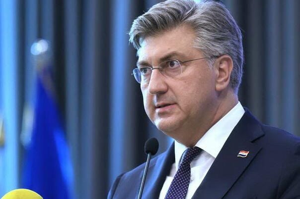1752178553-plenkovic-uoci-dolaska-u-srebrenicu-suocavanjem-s-prosloscu-otvaramo-prostor-za-povjerenje-plenkovic-hrr-6870170505ec3-690x480