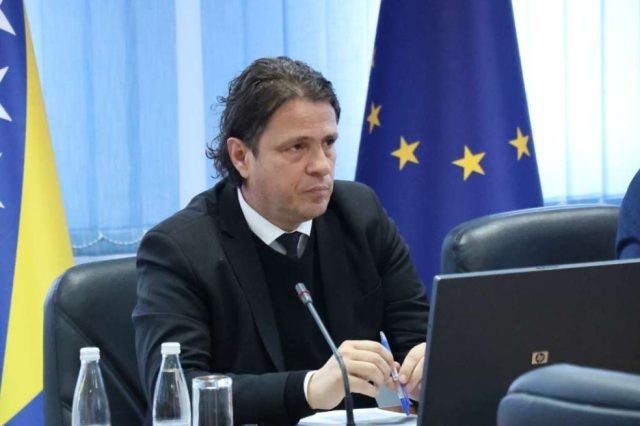 1753867864-l-6d597fc97d8af055eae871a57258c57b-690x480 Lijepe vijesti za radnike u FBiH: EVO ŠTA JE DOGOVORENO DANAS NA SJEDNICI