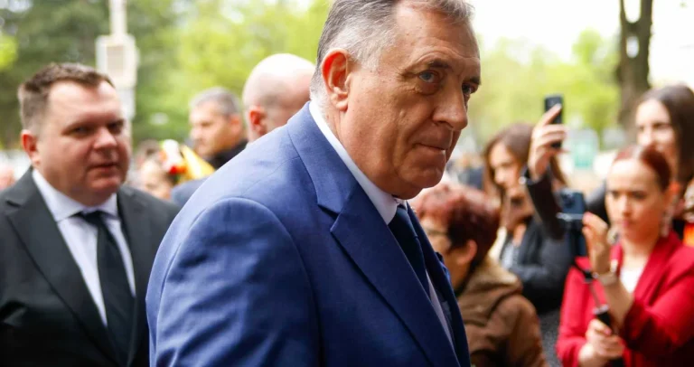 DODIK UHVAĆEN U MUTNIM POSLOVIMA: Prijeti li nova arbitraža državi, i šta je radio sa…