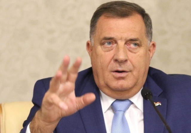 Dodik prijeti: „Ako EUFOR ostane, RS ide na..."