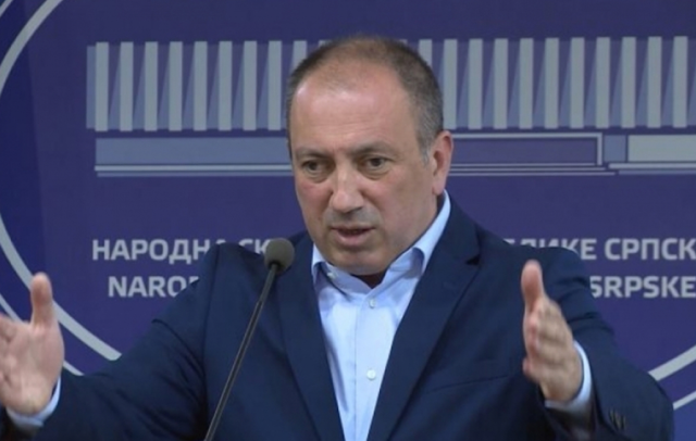 CRNADAK OTKRIVA: “SNSD je proveo svaku Schmidtovu odluku, a sada planiraju…”