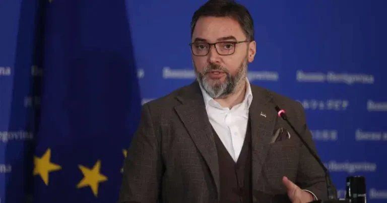 Uplašeni i zabrinuti Košarac: Vrlo brzo ćemo svjedočiti nestanku RS-a. Izgubit ćemo sve!