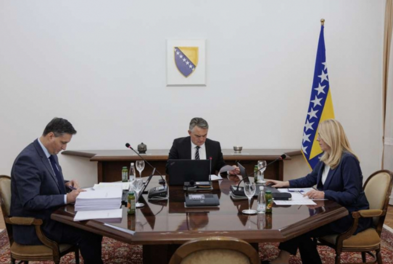 BURA U PREDSJEDNIŠTVU BiH: Cvijanović uputila prijedlog, Komšić i Bećirović na ispitu