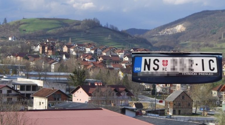 “Mi smo Srbi iz Novog Sada. Seli smo u kafić, u Ključu (BiH). Evo šta je jedan Bošnjak uradio kada nas je video…”