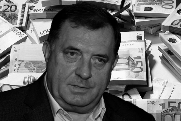 SVE JE BILA FARSА: Dodikova priča o otcjepljenju pada u vodu – evo šta zapravo pokušava da spasi