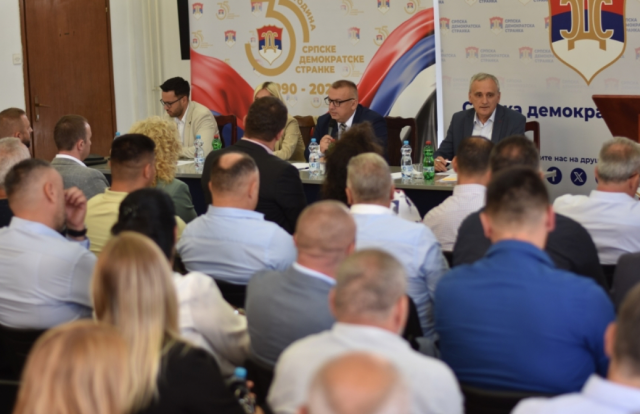 DUGOTRAJNA SJEDNICA U DOBOJU: Hoće li SDS imati svog kandidata na izborima za predsjednika RS-a?