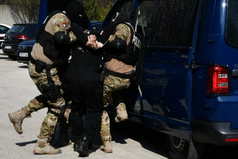 BRZA AKCIJA POLICIJE: Pretresi i hapšenje u Sarajevu, pronađen dokazni materijal…