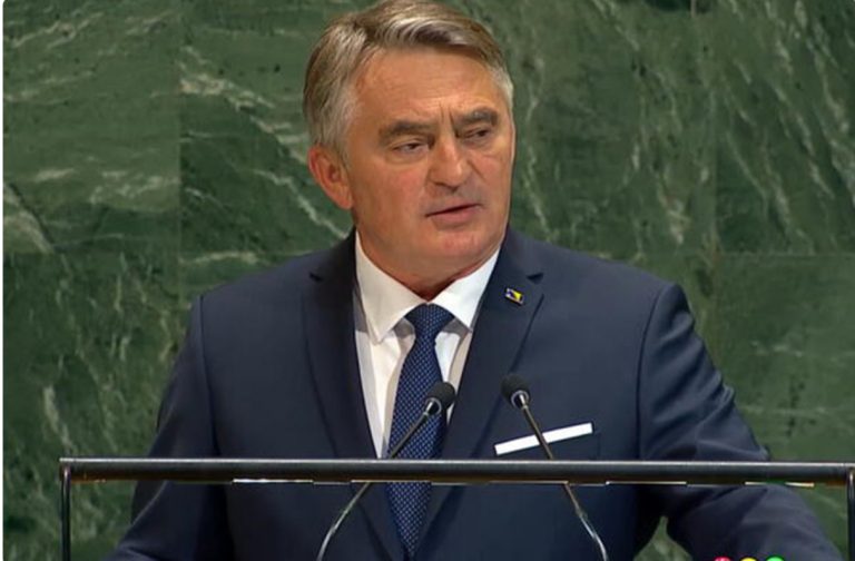 ŽELJKO KOMŠIĆ U NEW YORKU PODIGAO BURU: Oštro o Schmidtu i UN-u