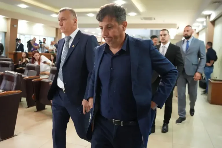 DRAMA U SNSD-u: Vukanović otkriva misterioznu igru — Cvijanovićka u opasnosti!