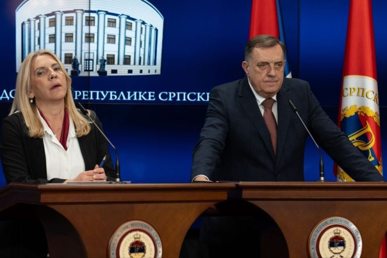 WASHINGTON POPUSTIO, A ŠTA KAŽE LONDON?: Evo hoće li Britanija slijediti Ameriku ili zadržati pritisak na Dodika?