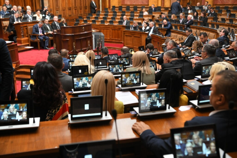 IMG_0013 HAOS U SKUPŠTINI SRBIJE: Slučajno glasali za rezoluciju o genocidu u Srebrenici…