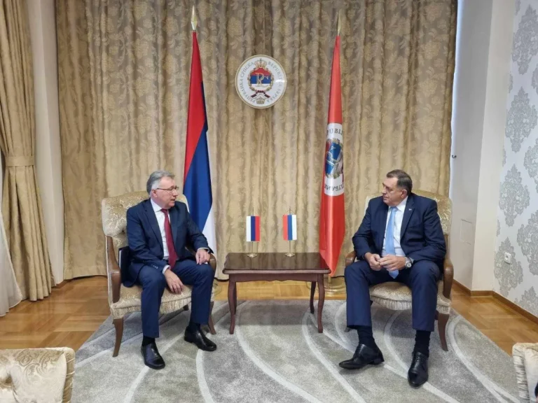 DIPLOMATSKI UDARAC: Ruski ambasador “spustio” Dodiku pred svima!