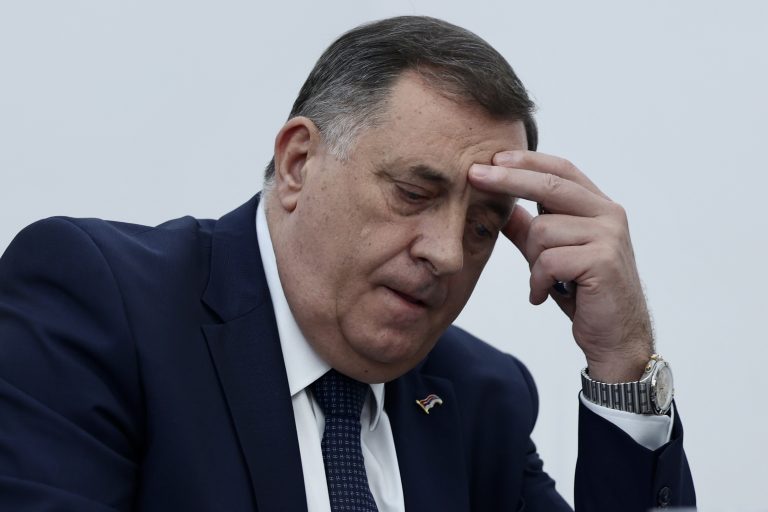 TOTALNI PREOKRET: Nakon Dodikove izjave - Srbija ga odbacuje...