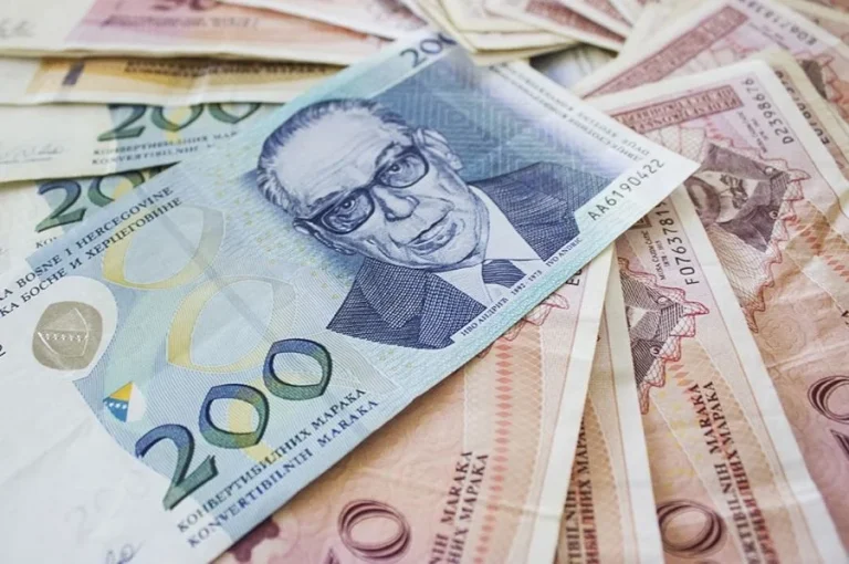Sve se mijenja: Od iduće godine očekuje se znatan rast penzija, minimalna bi mogla iznosti…