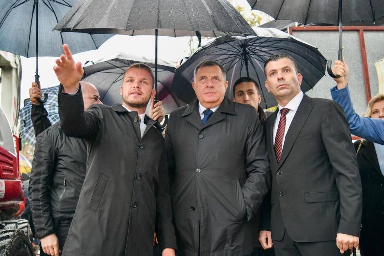 STANIVUKOVIĆ DIGAO PRAŠINU: Slavi dvostruku pobjedu nad…