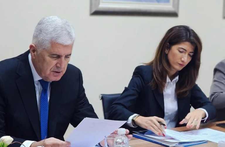 POLICIJA UPALA U PROSTORIJE VLADE: Oglasila se i ministrica