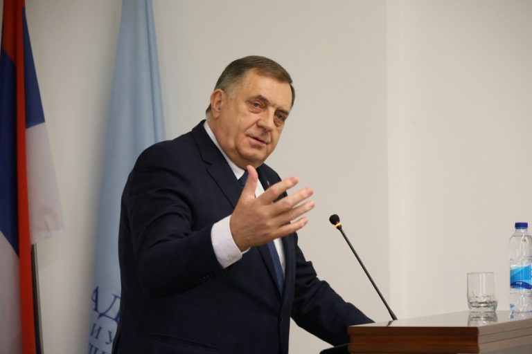 POLITIČKA ESKALACIJA: Dodik tvrdi da su Bošnjaci ciljali ukidanje policije i…