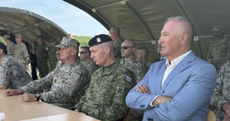 HELEZ NIJE OSTAO DUŽAN: Oštro reagovao na izjave iz Amerike…