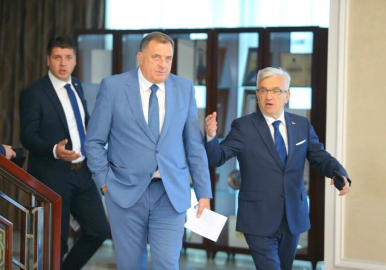 DODIK STEŽE REDOVE: Smjenom DEMOS-ovog direktora zapalio nove tenzije unutar koalicije!