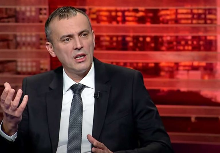 ŠTA JE HTIO PORUČITI OVOM OBJAVOM? Babalj objavio fotografije u ratnoj uniformi i poslao snažnu poruku na 9. Januar