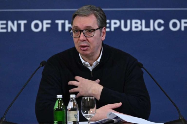 VUČIĆ ODLUČIO: Da li će vojni rok biti obavezan?