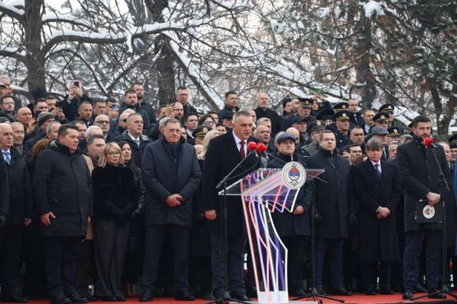 manifestacija-1767961917 POSAO ZA KAJGANIĆA: Kršenje odluka Ustavnog suda BiH pred očima cijelog svijeta
