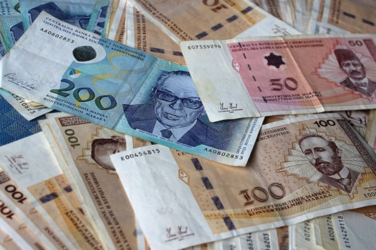 Jednokratna pomoć: Za Dan nezavisnosti 450 KM, evo kome...