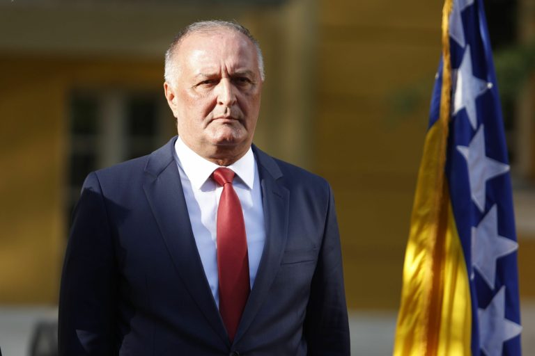 ZUKAN HELEZ PODIGAO BURU: “Ovo je nastavak rata, …”
